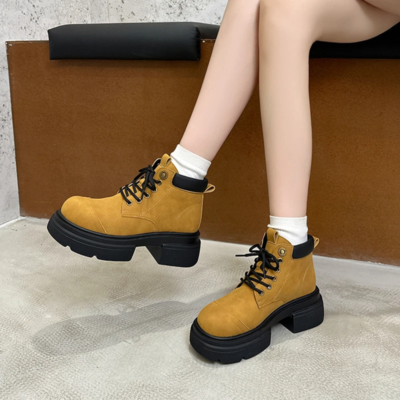 2025秋冬新款小码女鞋32 33码厚底马丁靴加绒保暖短靴系带工装靴