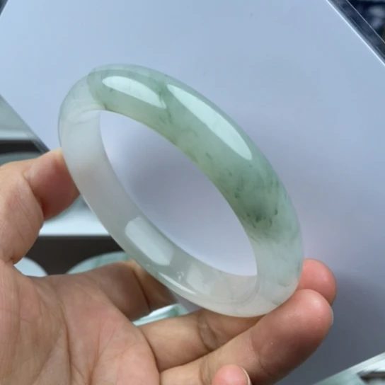 未镶嵌手镯石英质玉（金丝玉）
