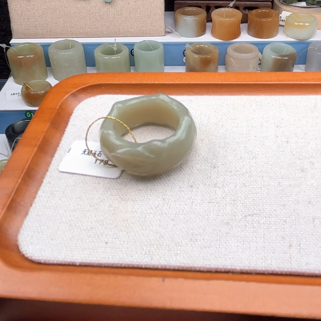 和田玉未镶嵌戒指