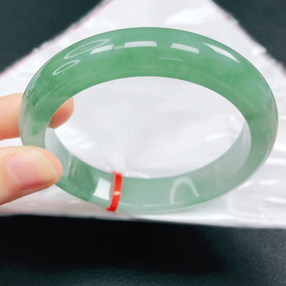 翡翠未镶嵌手镯58圈