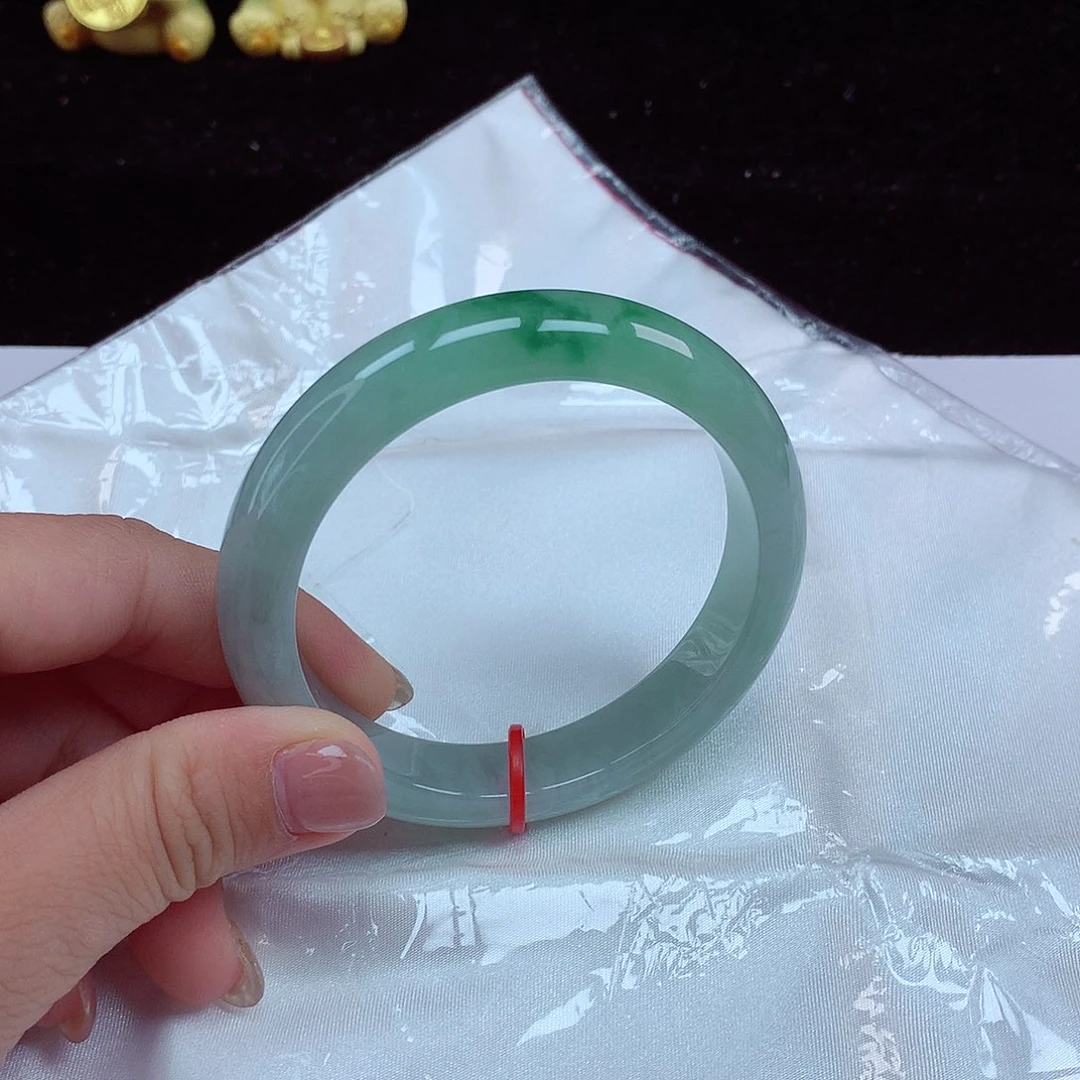 翡翠手镯未镶嵌圈口58