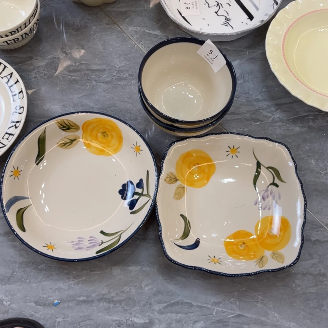 K***.陶瓷微瑕餐具介意勿拍，满18飞！