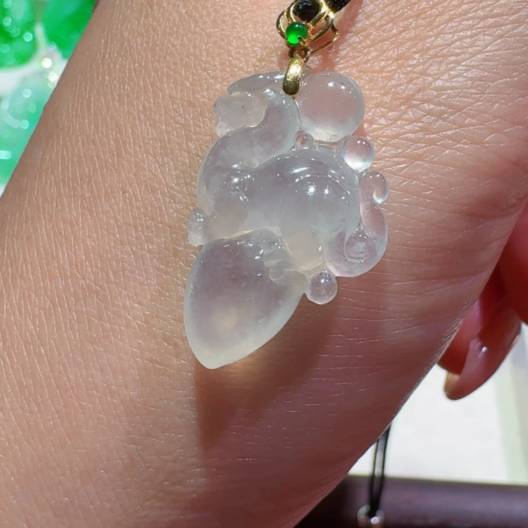 颈饰18K金镶嵌翡翠