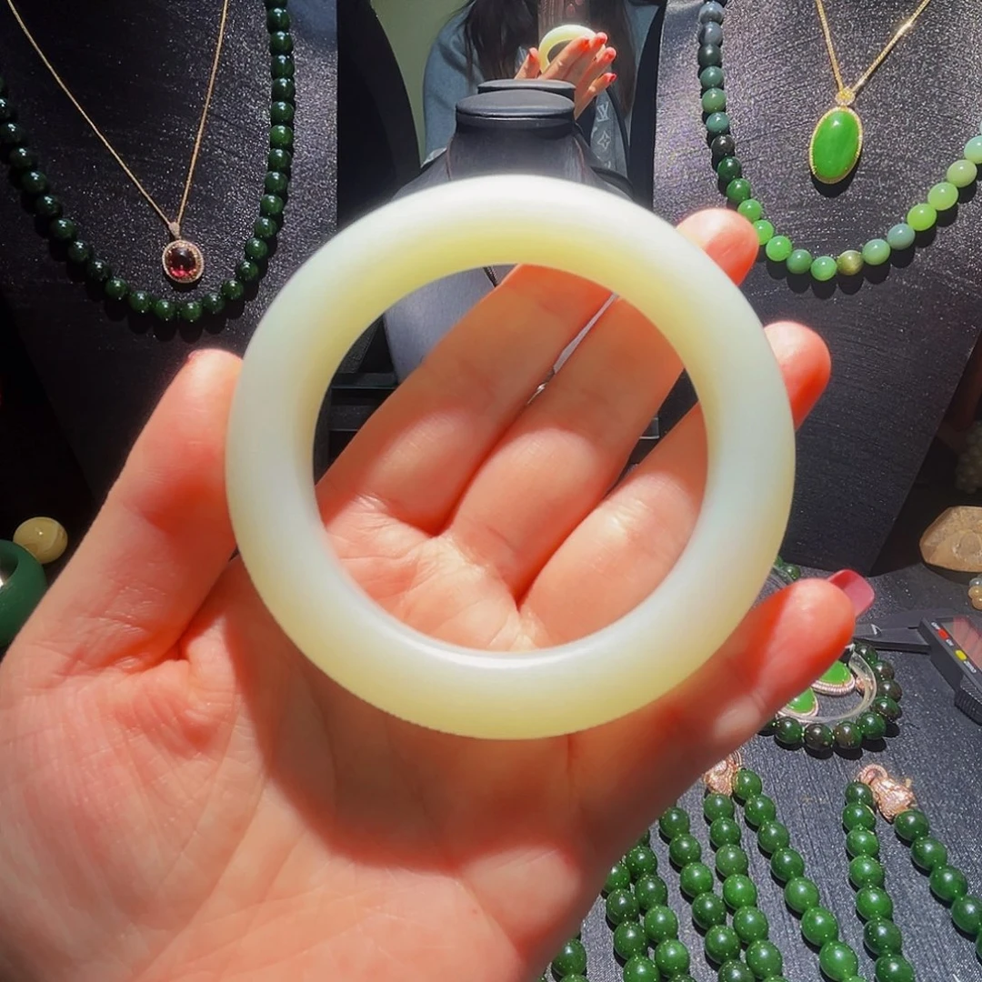 未镶嵌手镯和田玉60圈口