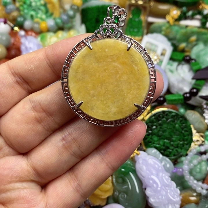 翡翠未镶嵌吊坠(赠链)