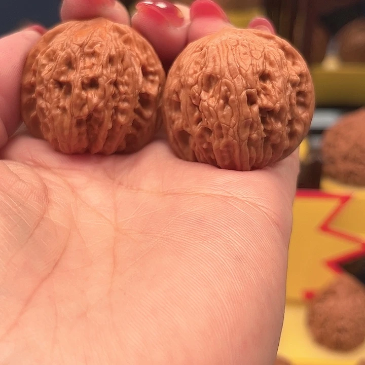 于***水吊坠文玩核桃ihgcnkjh