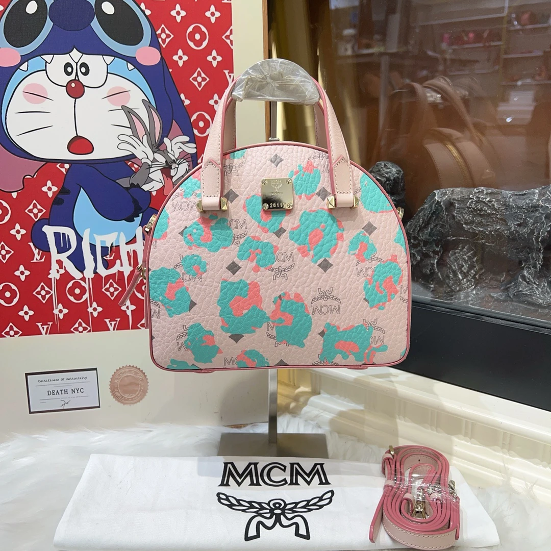 95新 MCM mcm粉色盒子手提单肩包a6524