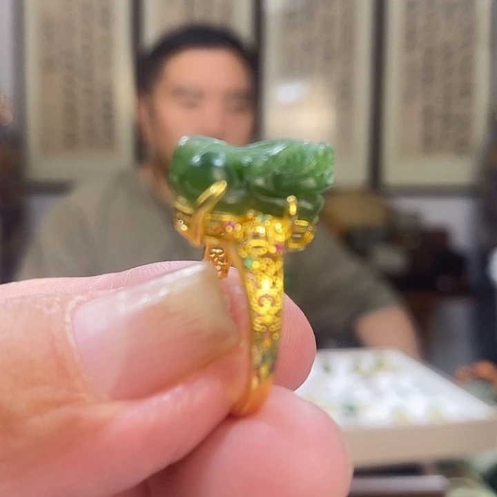 和田玉戒指合金精美