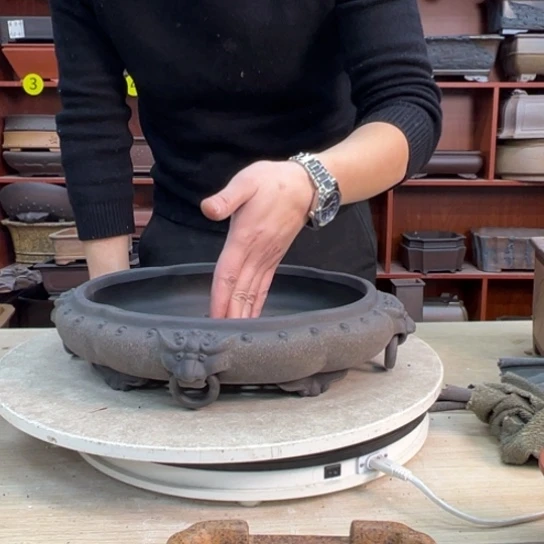 新***泉紫砂花盆里都藏满