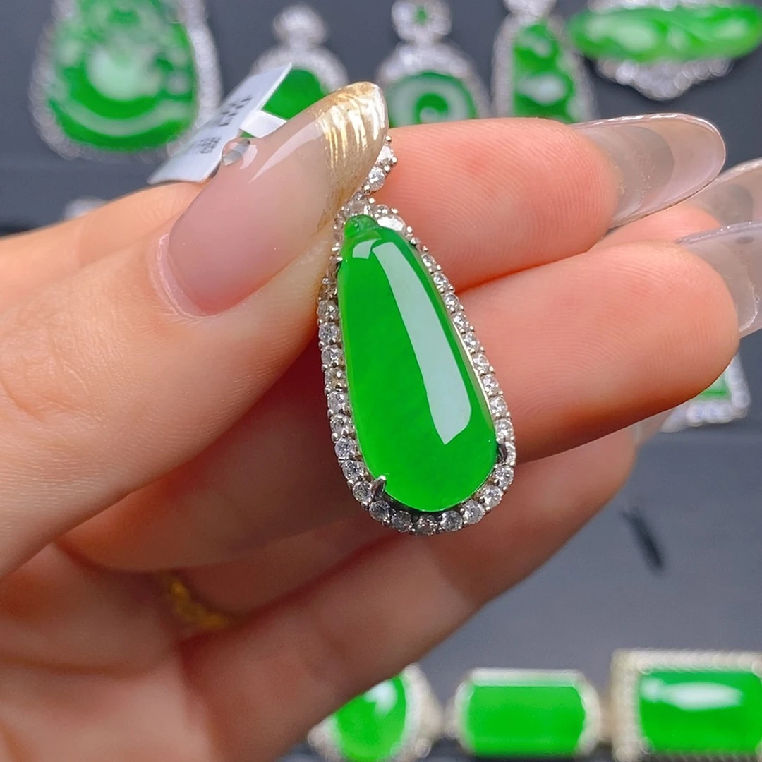 颈饰银S925镶嵌翡翠