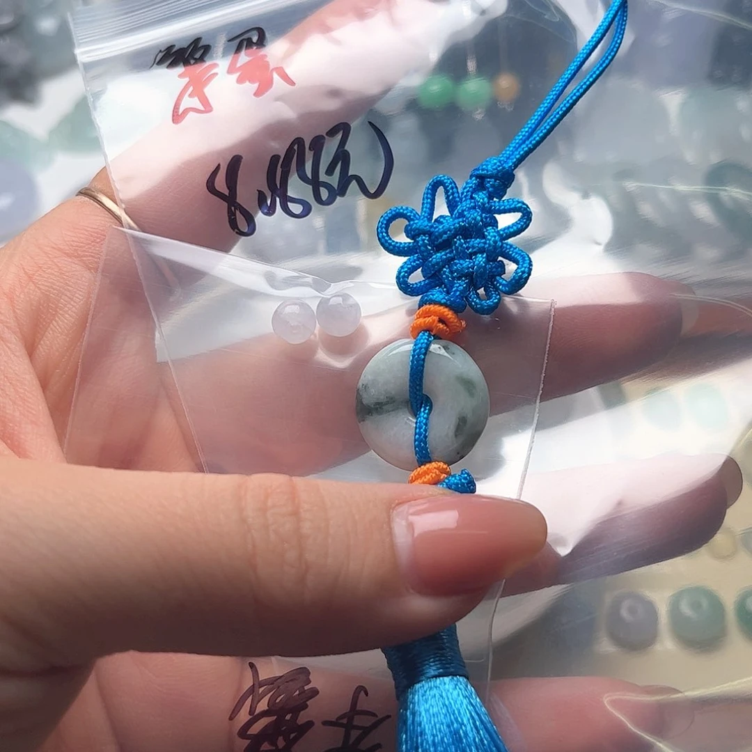 翡翠未镶嵌颈饰F****)扣