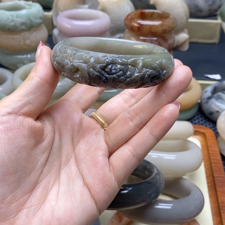 石英岩玉手镯未镶嵌