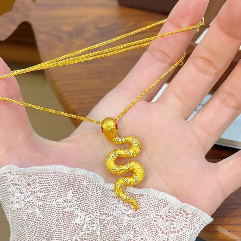 铜合金吊坠 拉丝小肥蛇项链吊坠蛇年生肖小灵蛇锁骨链百搭送女友