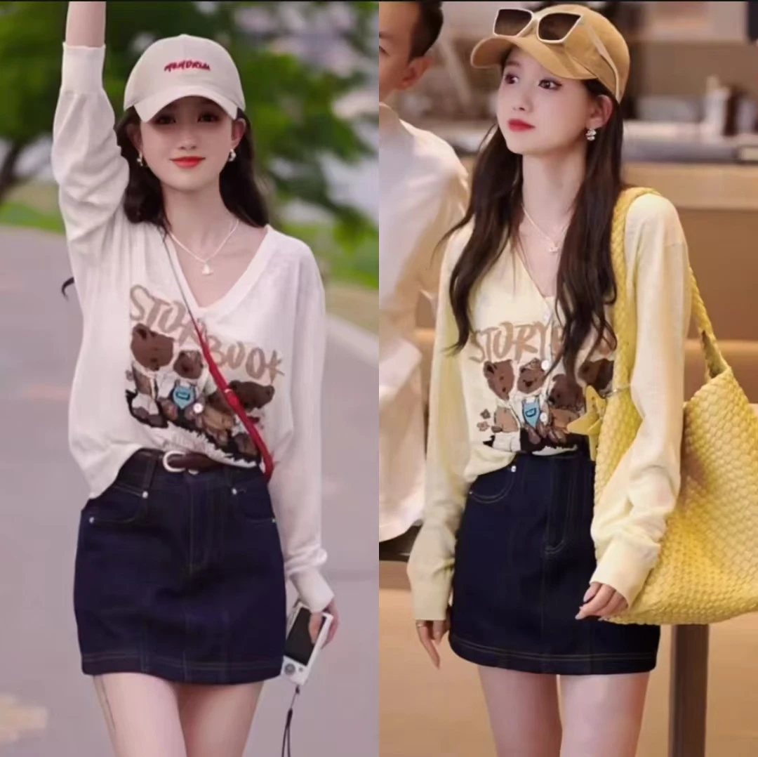 夏日减龄穿搭一整套女2025新款小熊印花防晒针织衫牛仔短裙两件套