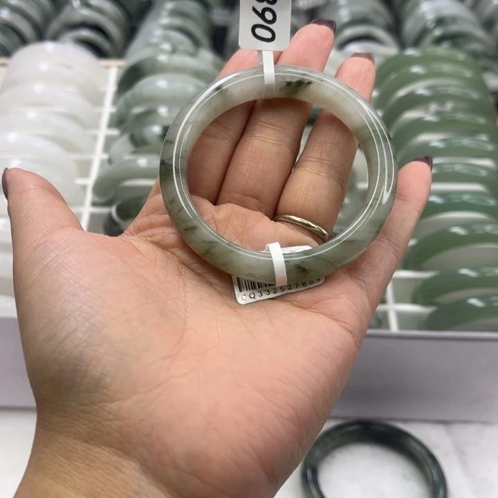 未镶嵌手镯石英质玉5390