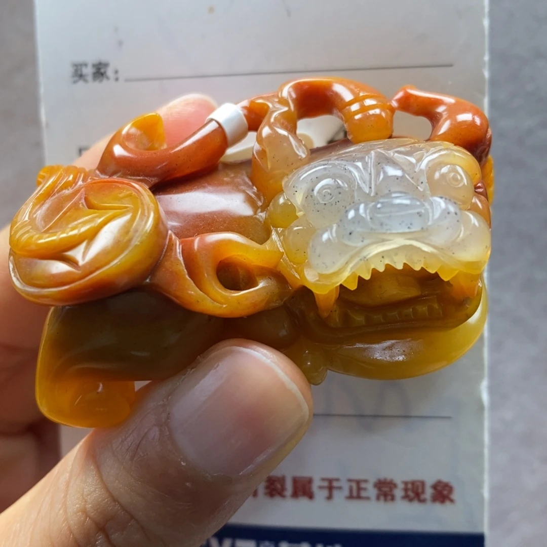 石英质玉（黄龙玉）未镶嵌颈饰