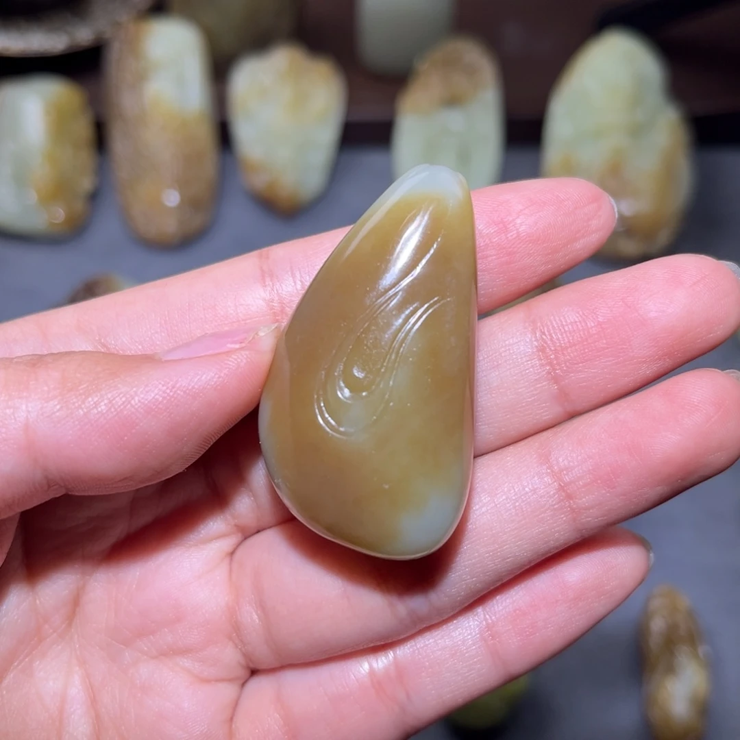 和田玉（糖玉）未镶嵌挂件