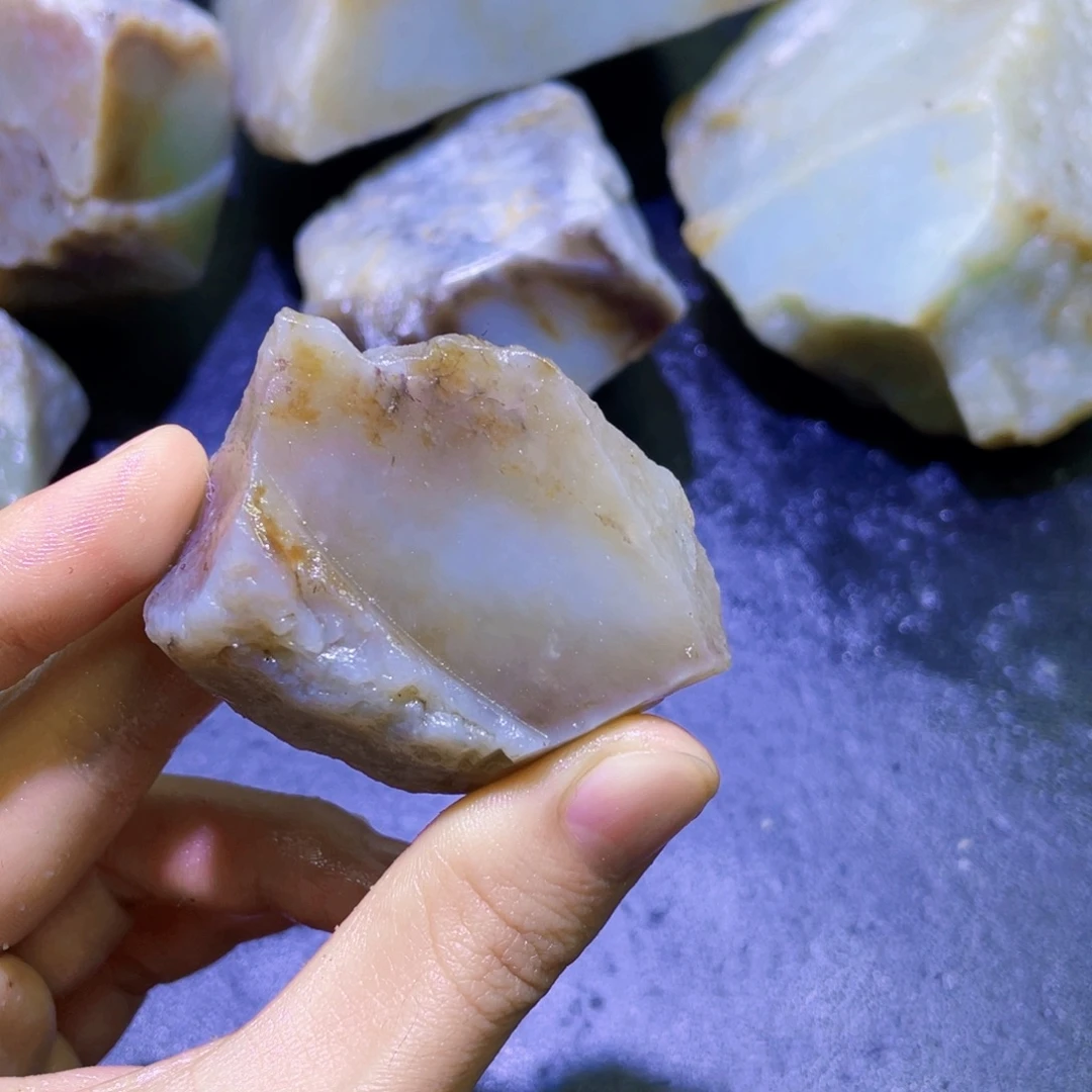 和田玉未镶嵌珠宝半成品