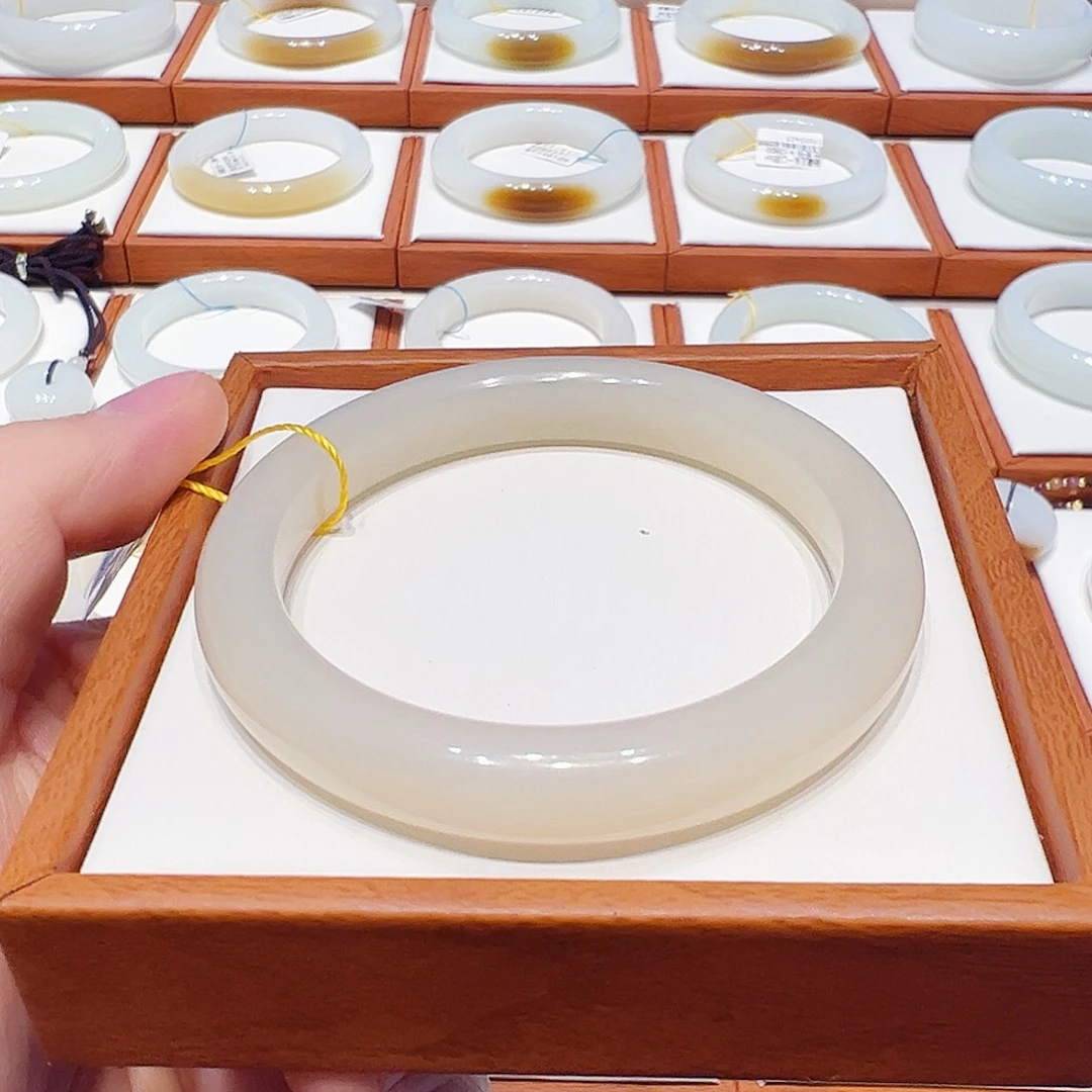 和田玉未镶嵌手镯冰藕粉