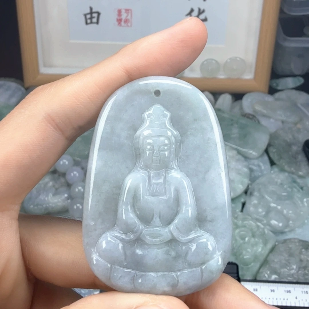 翡翠挂件未镶嵌翡翠