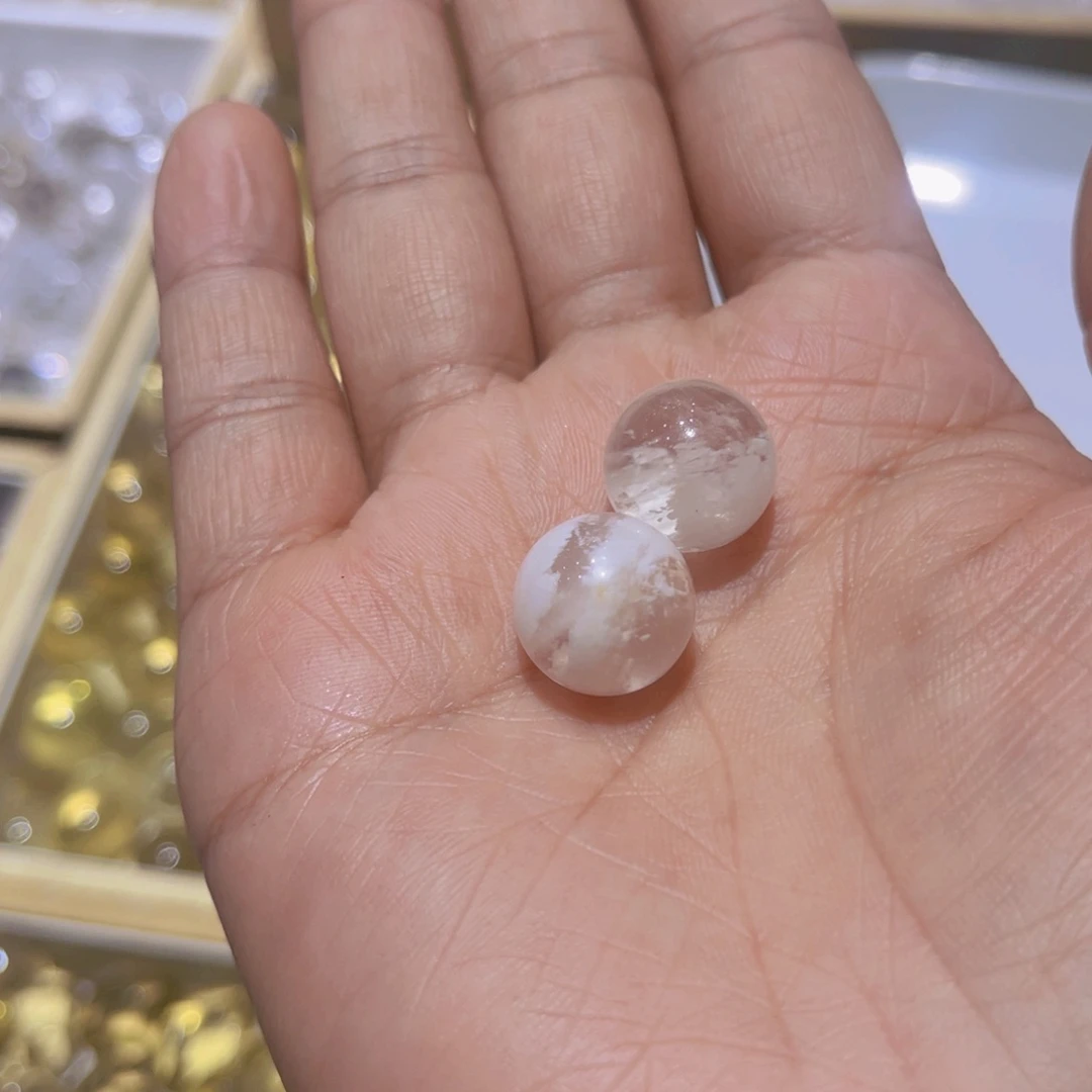 水晶单珠打孔定制款，不退不换未镶嵌T***i