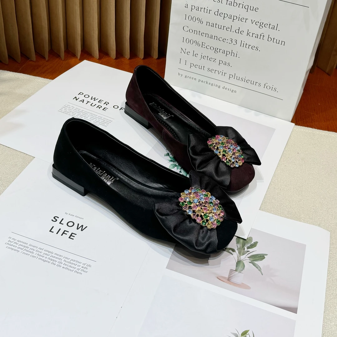 加宽加肥大码女鞋5035平跟软底羊筋皮显脚小大蝴蝶结单鞋