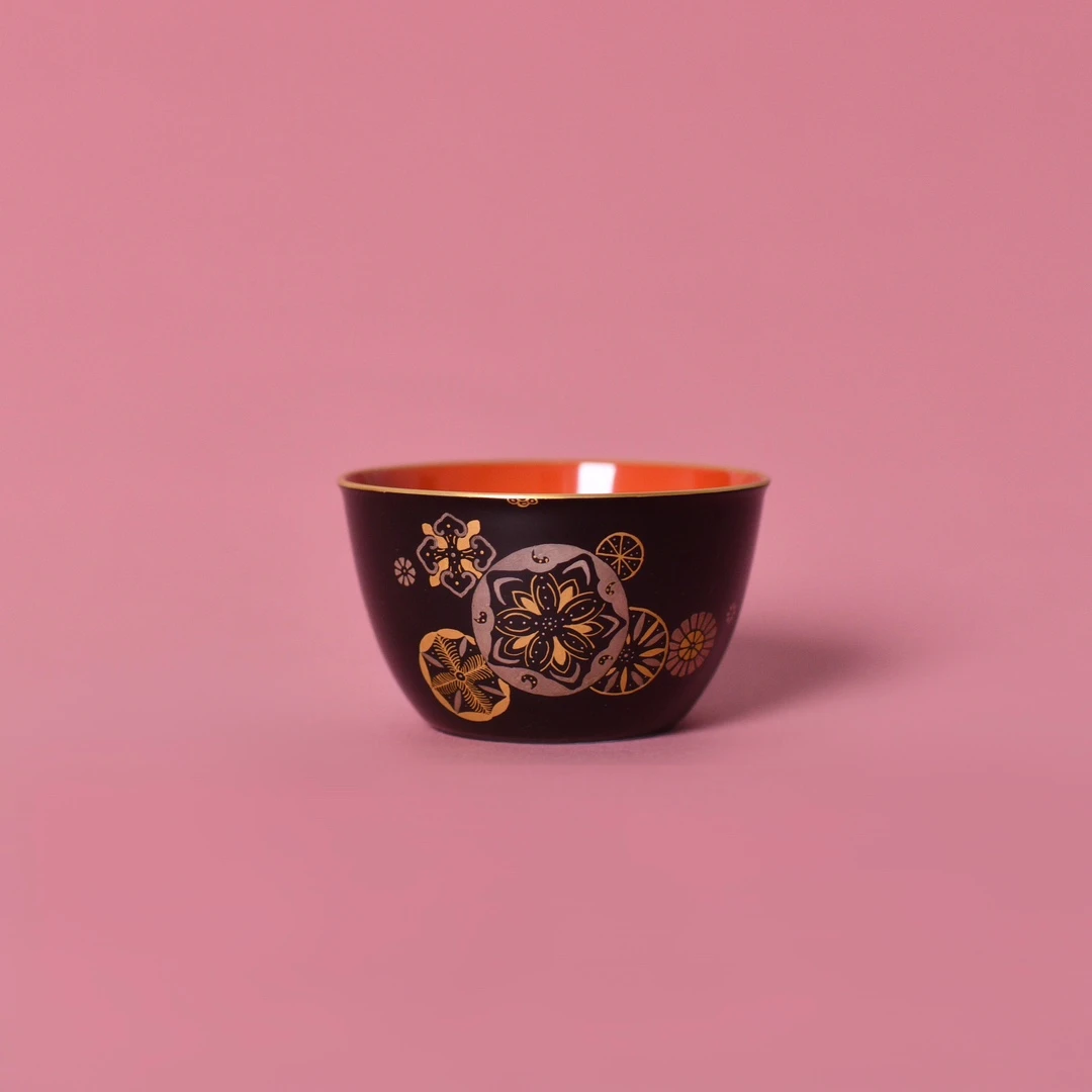 艺林藏珍仿漆器错金银皮球花方鸡缸杯