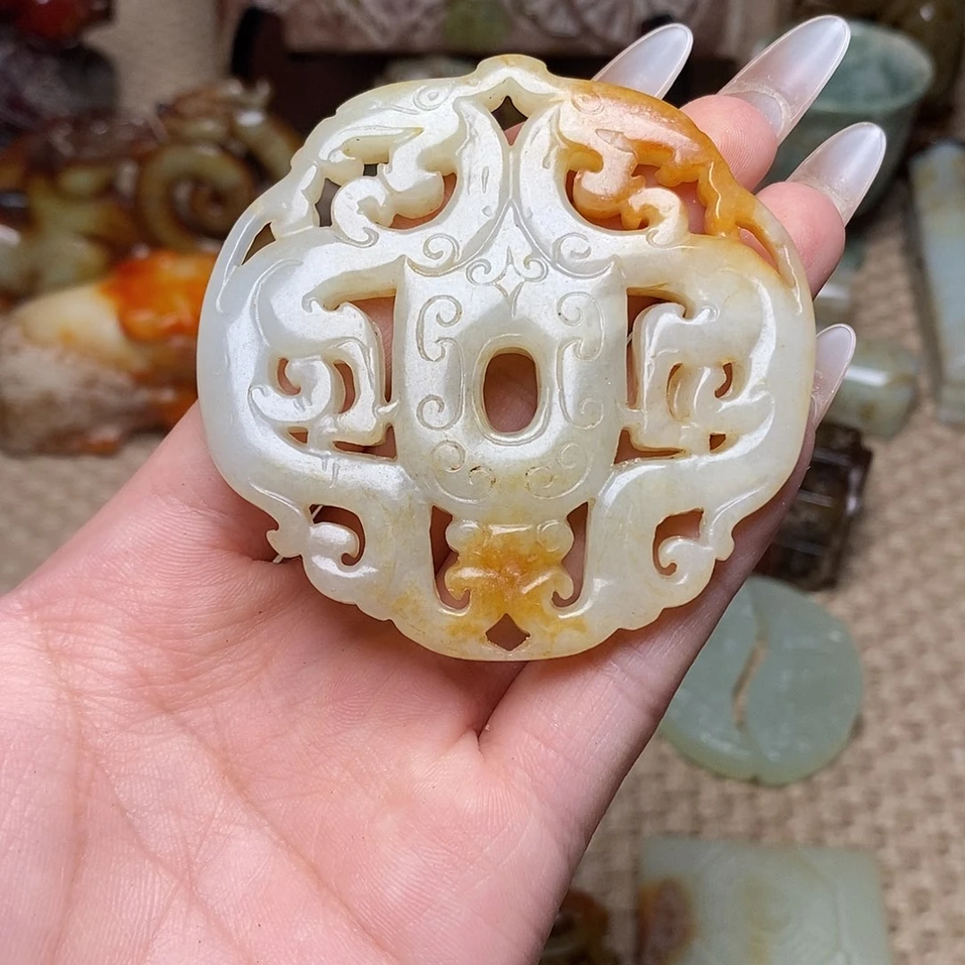 未镶嵌蛇纹石玉颈饰
