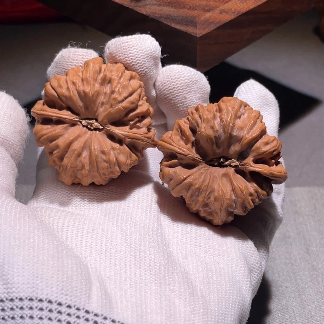 文玩核桃吊坠41 40 平谷凹底 5897