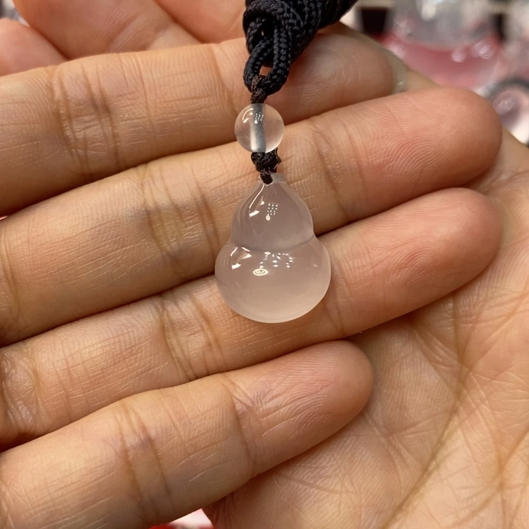 石英质玉未镶嵌吊坠