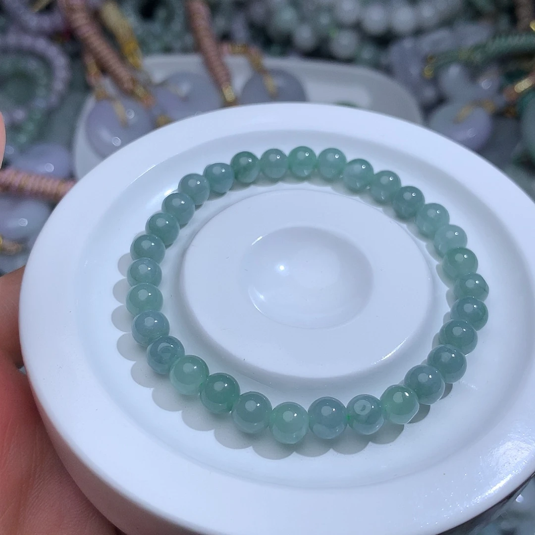 翡翠未镶嵌颈饰264。