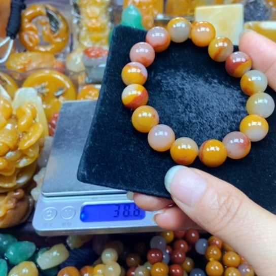石英质玉（黄龙玉）未镶嵌颈饰