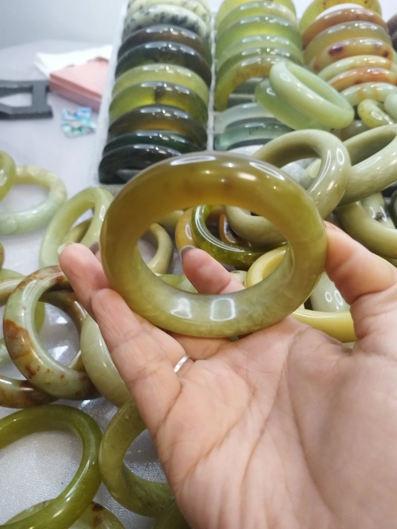 54.4渐变岫玉漏漏有包容