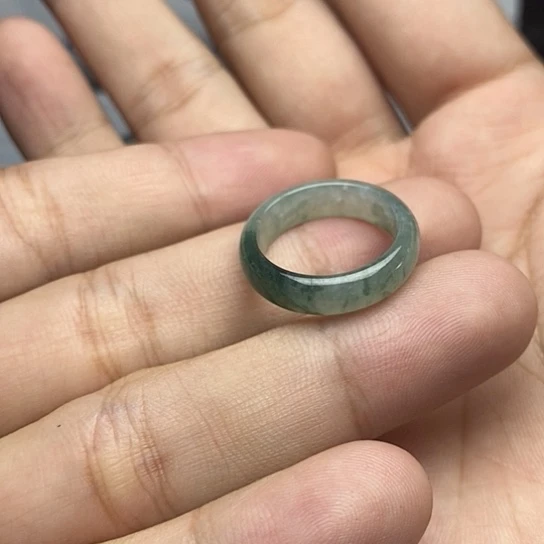 定制翡翠未镶嵌他****?翡翠