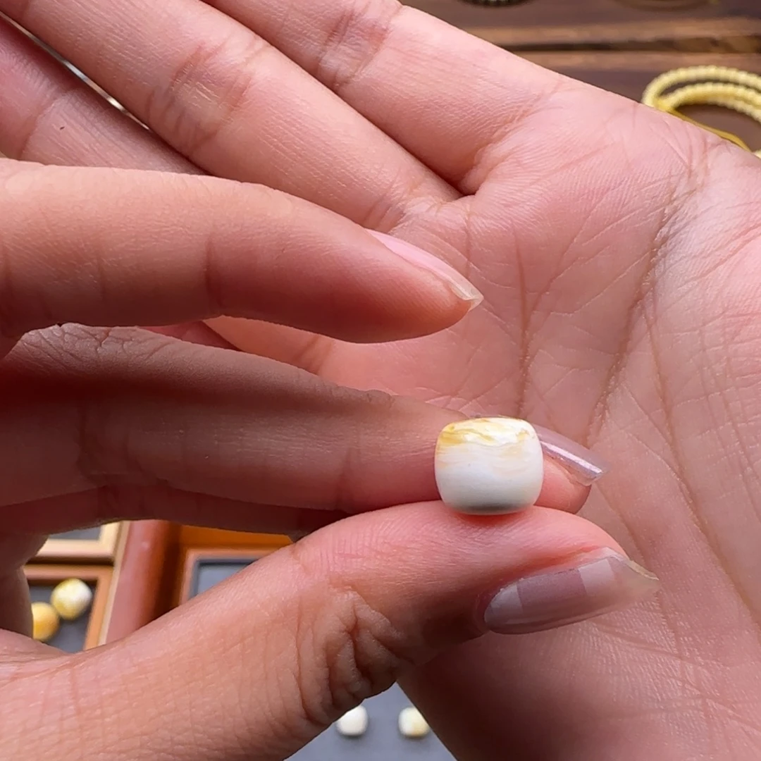 碧***落琥珀未镶嵌珠宝奇石9.3mm