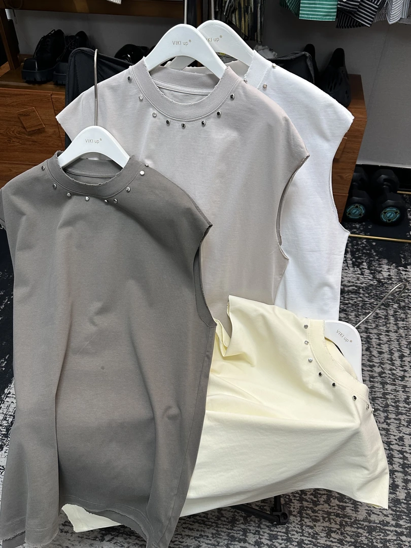 成哥潮牌高品质圆领纯色铆钉毛边磨破宽松背心无袖-8818