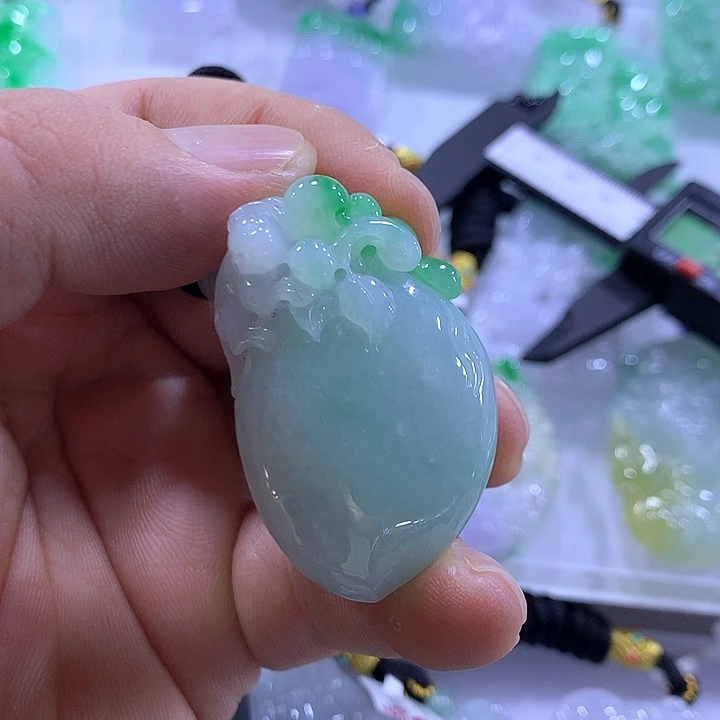 翡翠未镶嵌颈饰天然翡翠A货吊坠