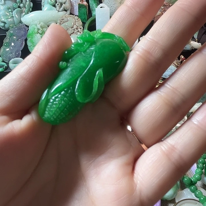 翡翠未镶嵌颈饰翡翠未镶嵌品