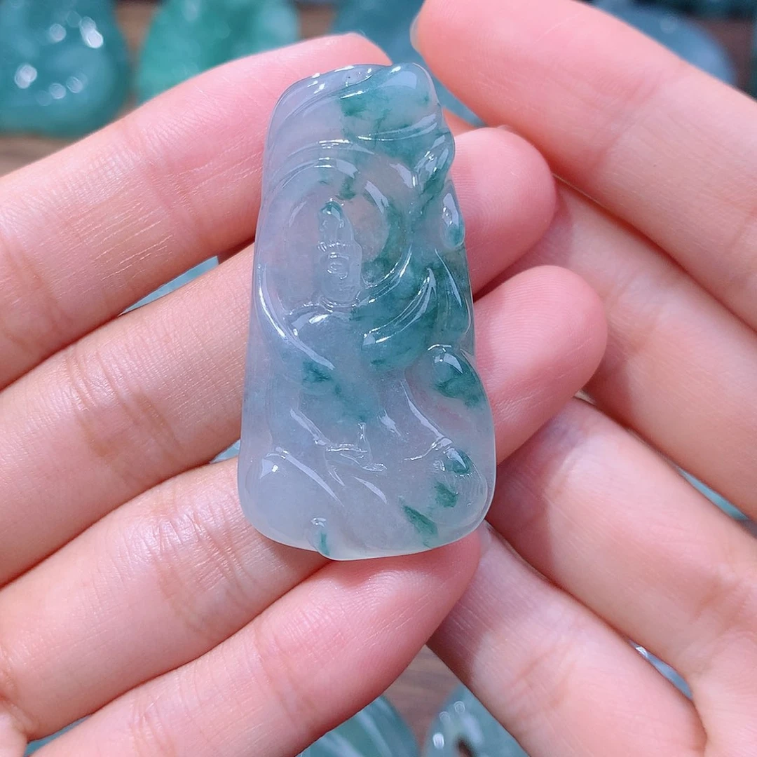 颈饰未镶嵌翡翠观音