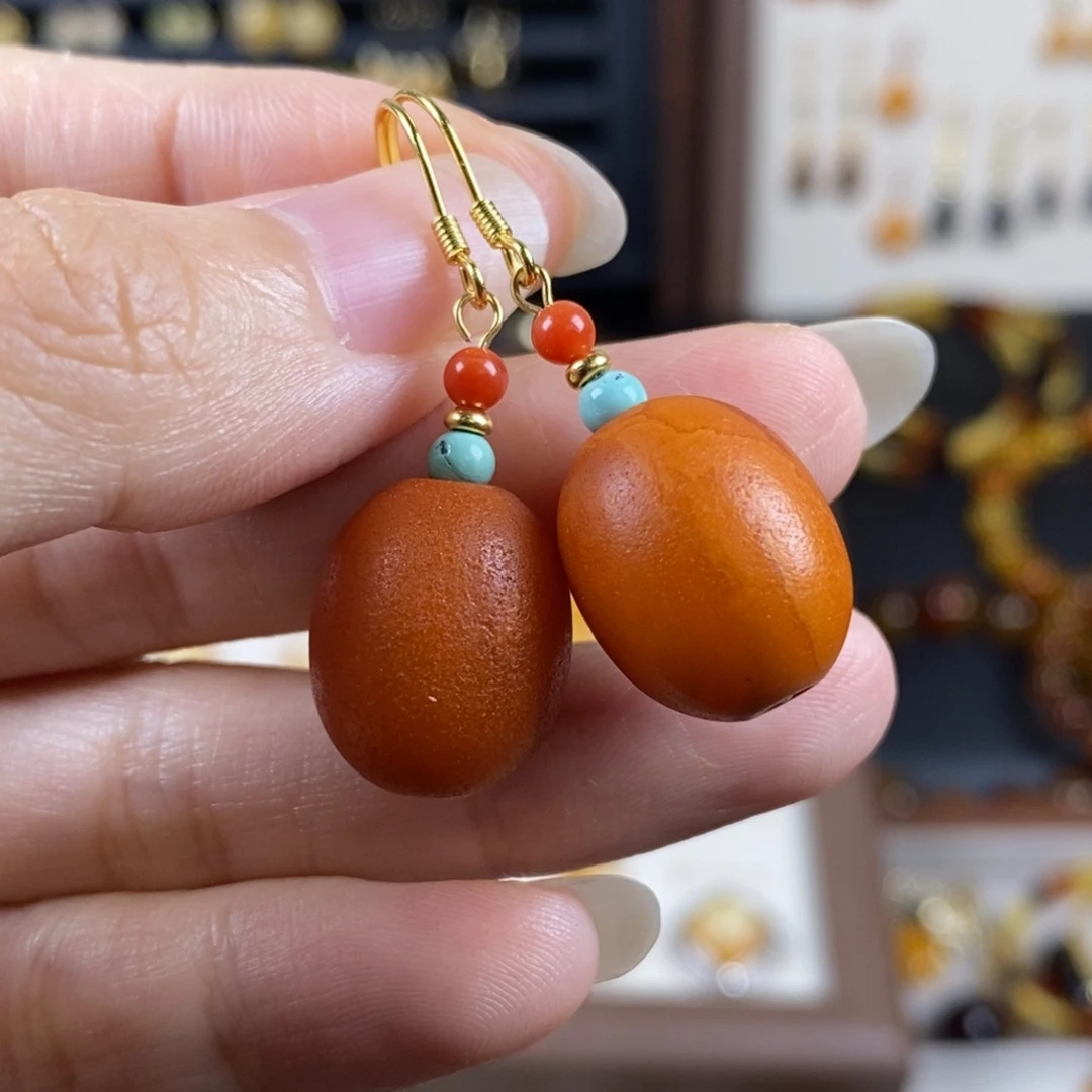 李***喵裸石琥珀未镶嵌成品