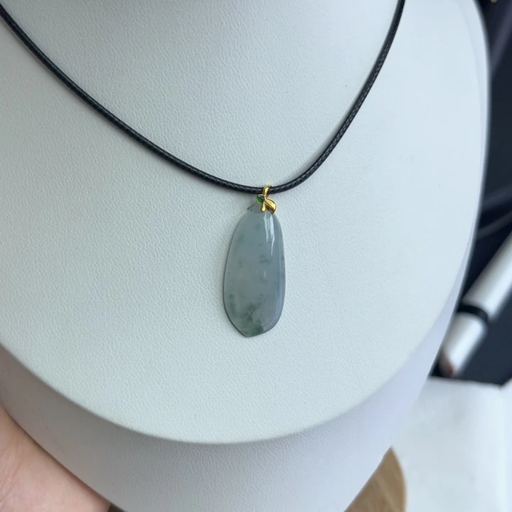 翡翠颈饰18K金镶嵌福瓜