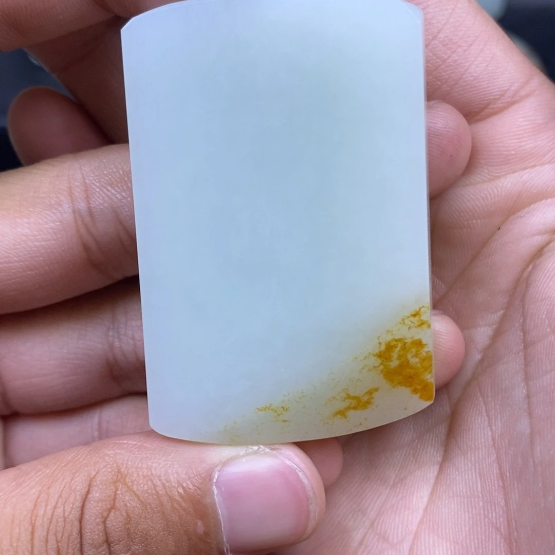 未镶嵌吊坠定制和田玉阅****态