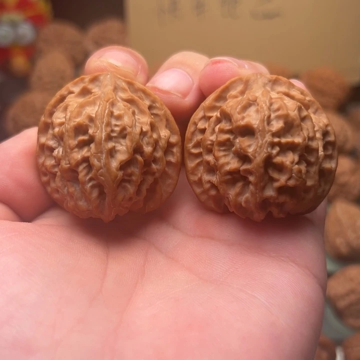 核桃苹果园文玩核桃。