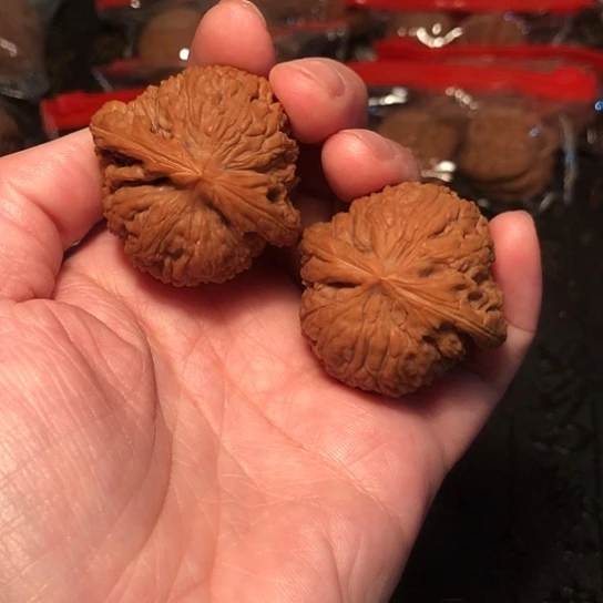 把件文玩核桃南疆石39.5