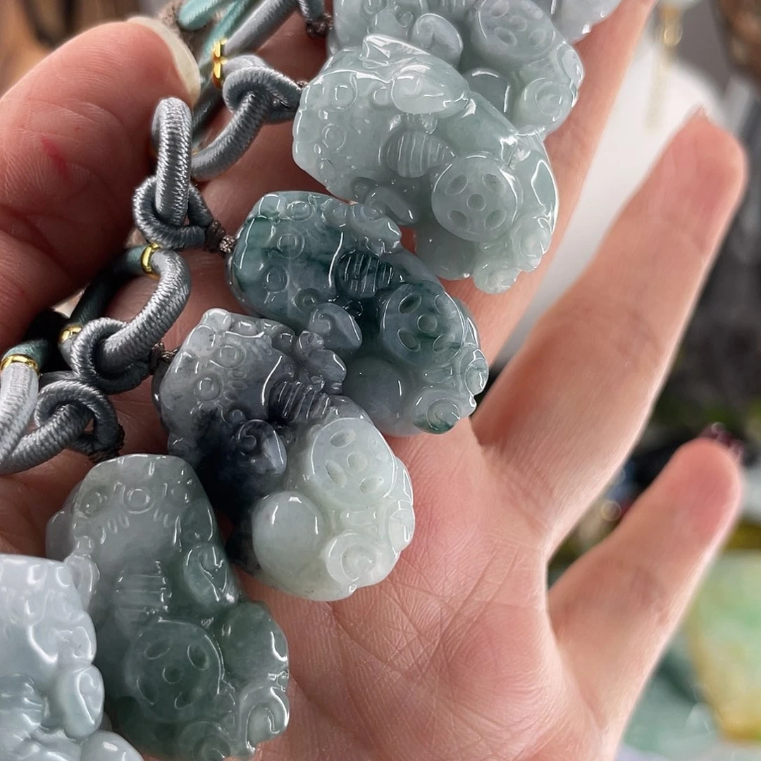 翡翠颈饰未镶嵌貔貅随机发其中一件