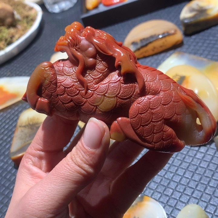 石英质玉（黄龙玉）未镶嵌颈饰