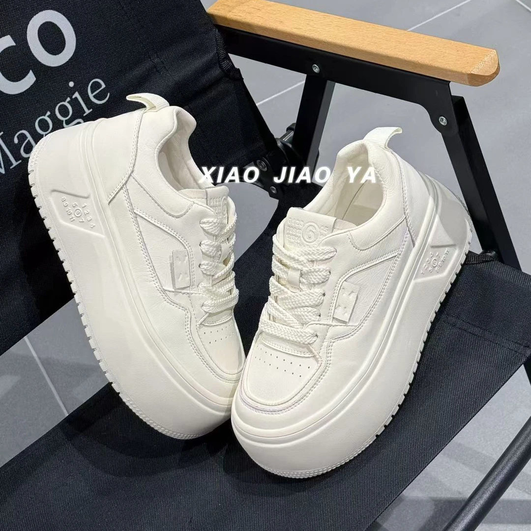 现XIAOJIAOYA【骰子板鞋】“韩系简约百搭厚底轻便小白鞋”（跟高5.5）