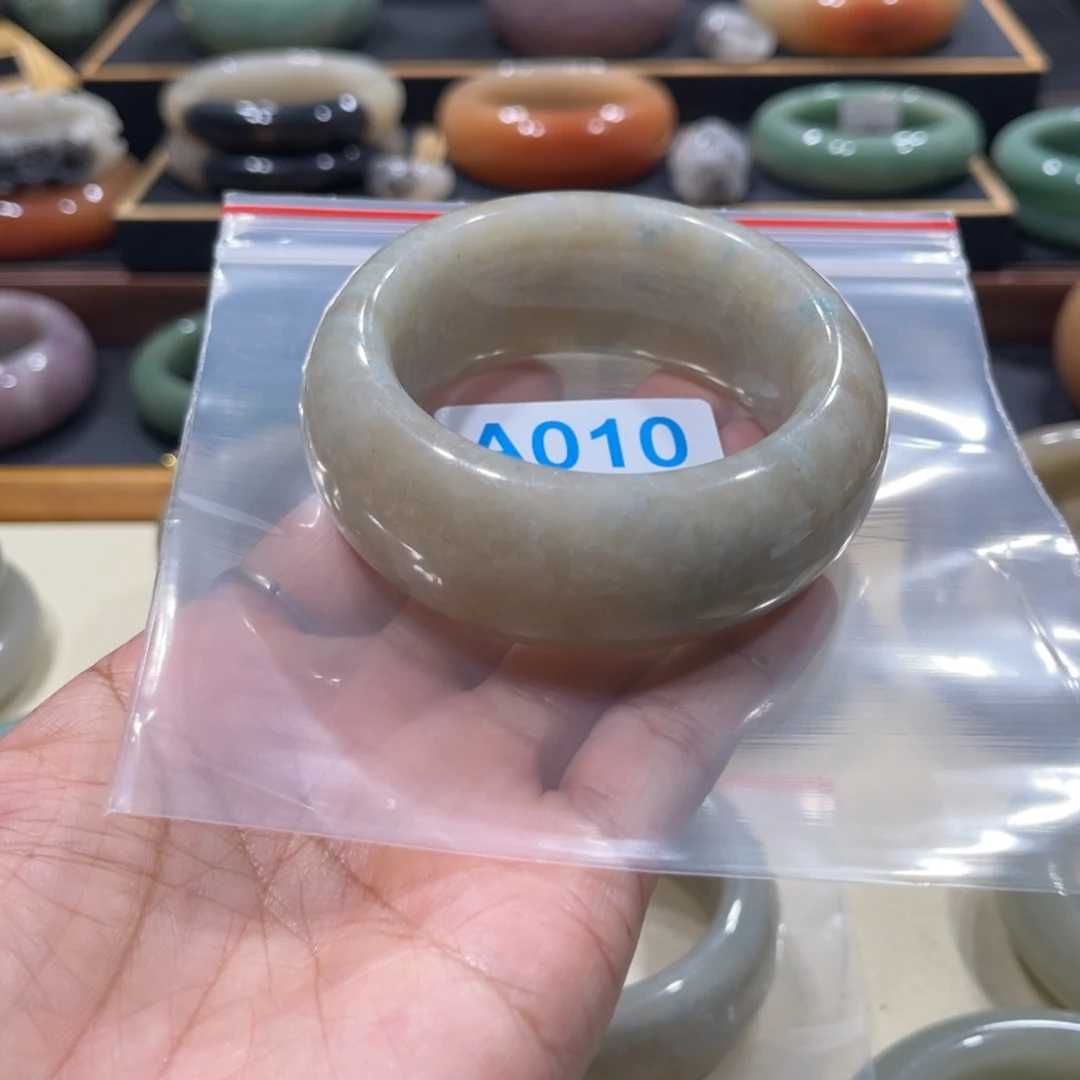 未镶嵌手镯石英岩玉小****手