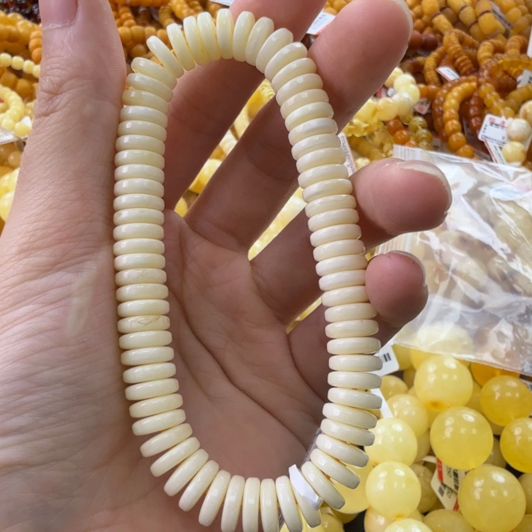 未镶嵌琥珀珠宝奇石