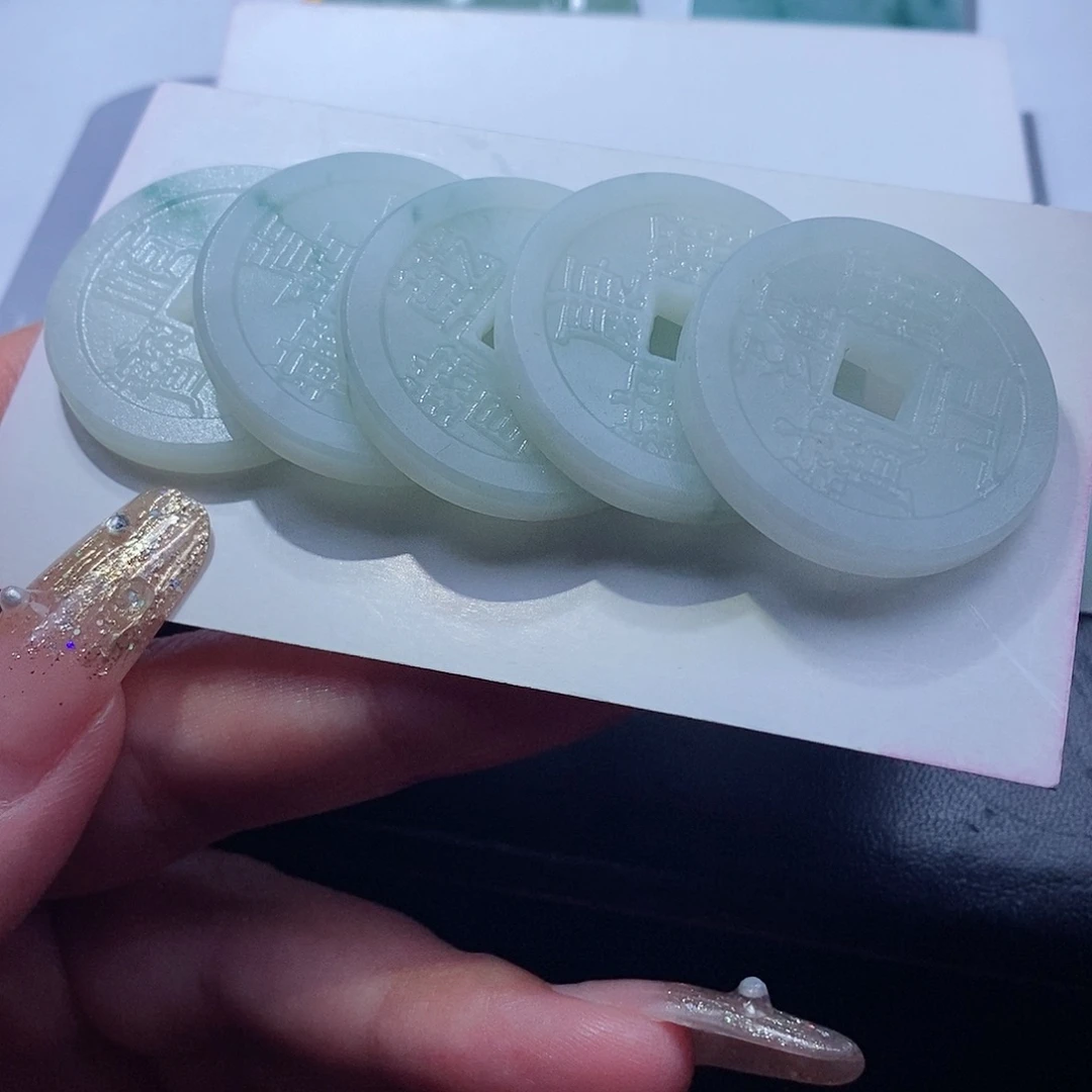 定制翡翠未镶嵌五帝钱